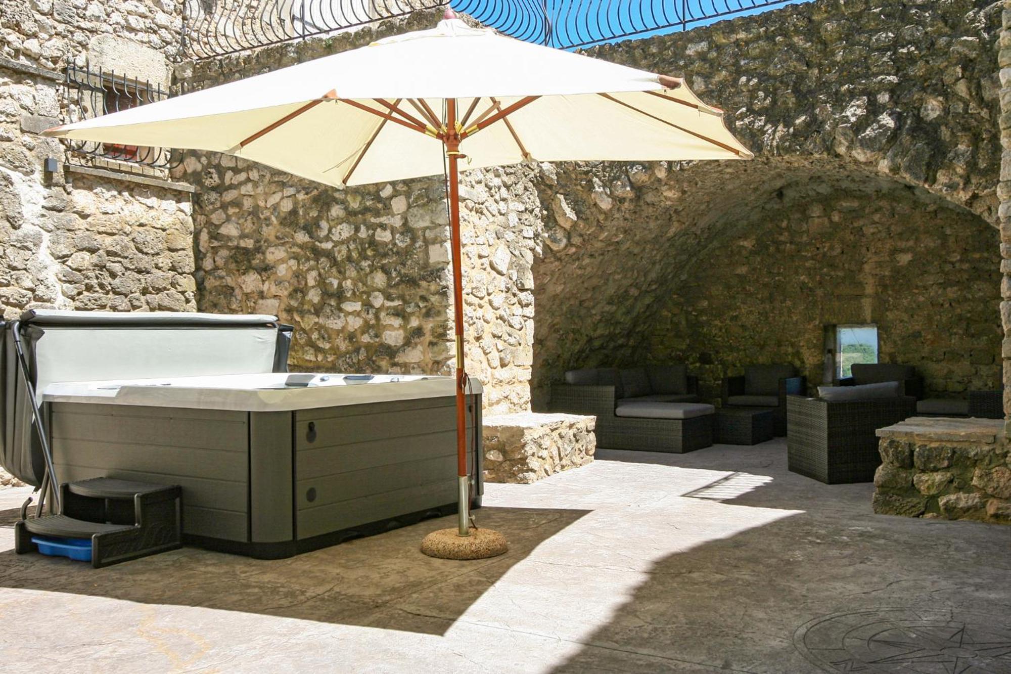 La Closerie D'Escalin Gite 12 Personnes Et Jacuzzi La Garde-Adhémar Buitenkant foto