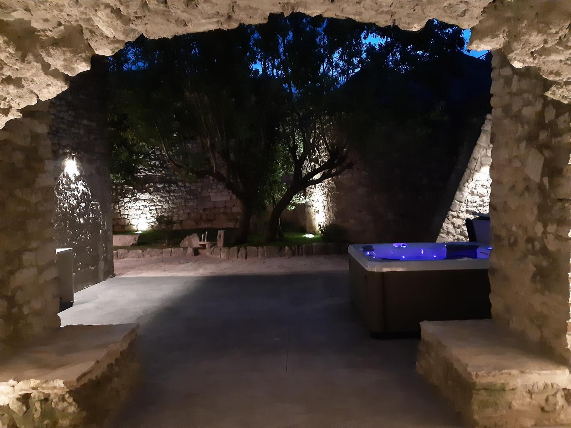 La Closerie D'Escalin Gite 12 Personnes Et Jacuzzi La Garde-Adhémar Buitenkant foto